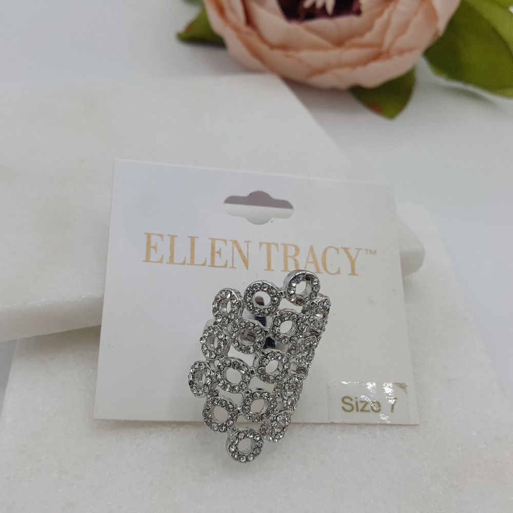 ✔️NWT Ellen Tracy Pave Circles Ring